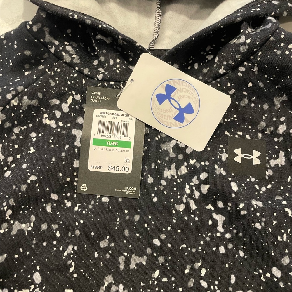 Black and white Under armour youth sweatshirt!